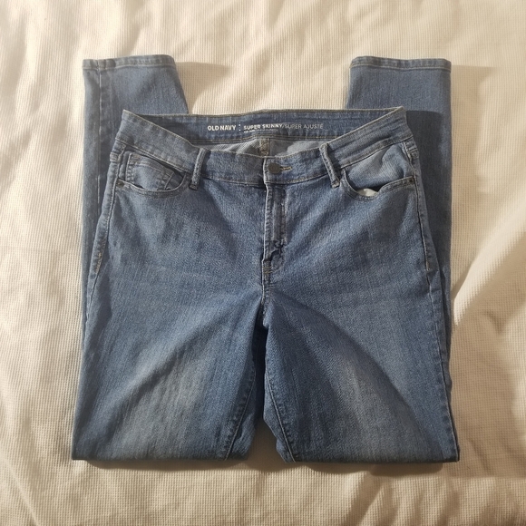 Old Navy Super Skinny Mid-Rise - Picture 3 of 4